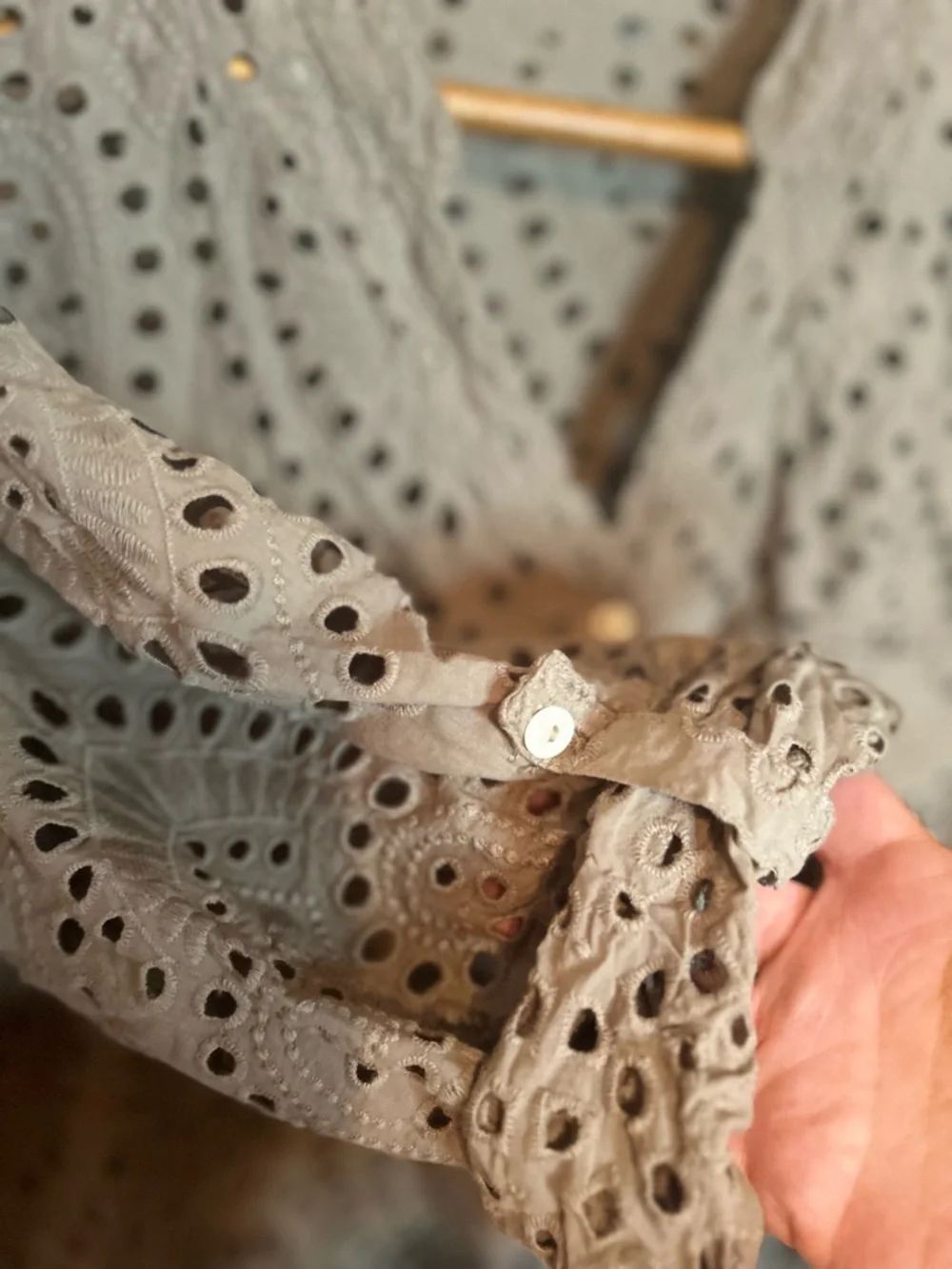 Eyelet blouse - Picture 4 of 9